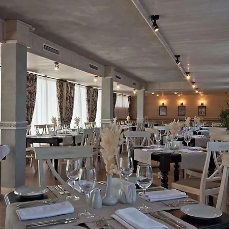 Hotel Green Life & Self Catering 4*