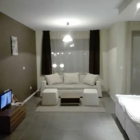 Green Life & Self Catering Hotel Bansko